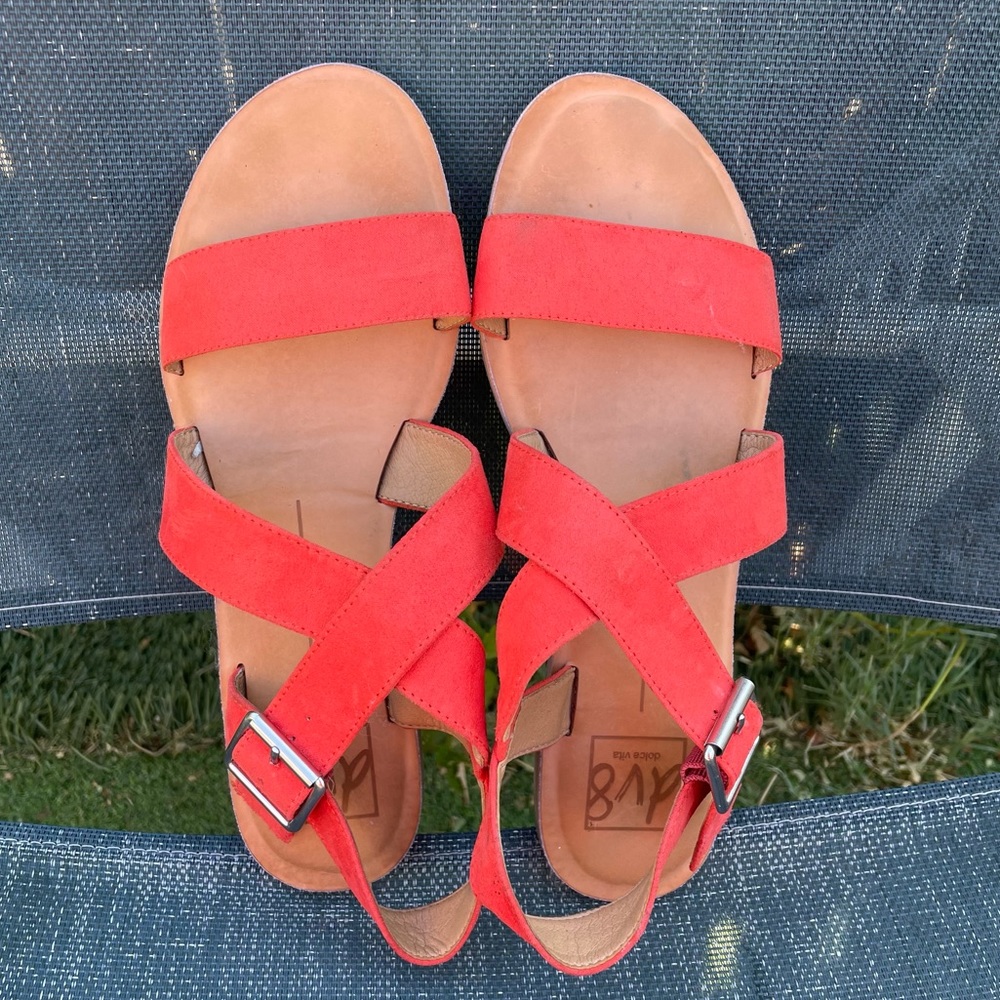 Dolce vita DV8 Coral sandals size 8.5 straps buckle detail